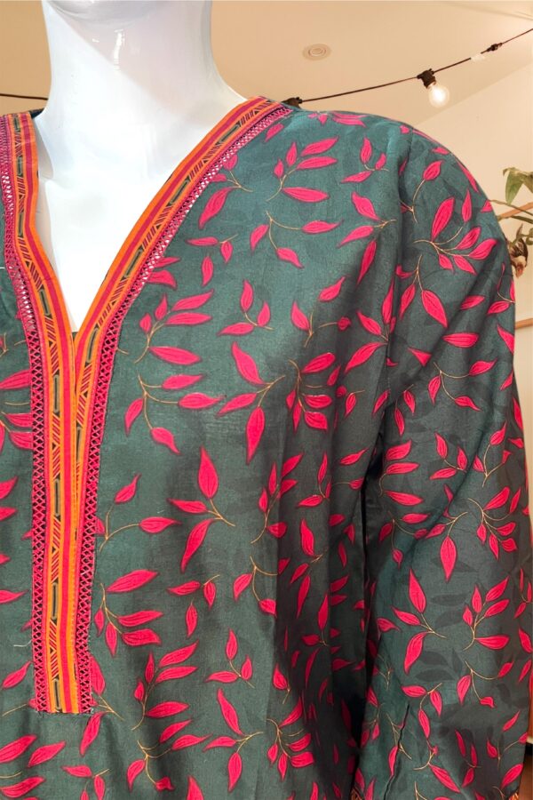 Bin Saeed Signature 3-Piece Suit – Elegant Dark Green with Artistic Mix Hues - Image 4