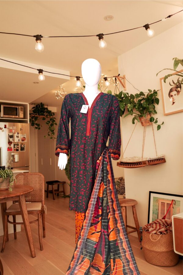 Bin Saeed Signature 3-Piece Suit – Elegant Dark Green with Artistic Mix Hues